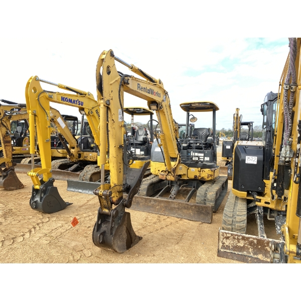 2015 KOMATSU PC45MR-3 Excavator - Mini