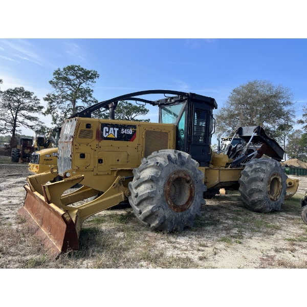 2017 CAT 545D Skidder