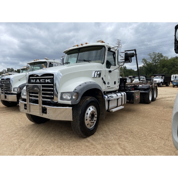 2019 MACK GR64F Roll Off Truck
