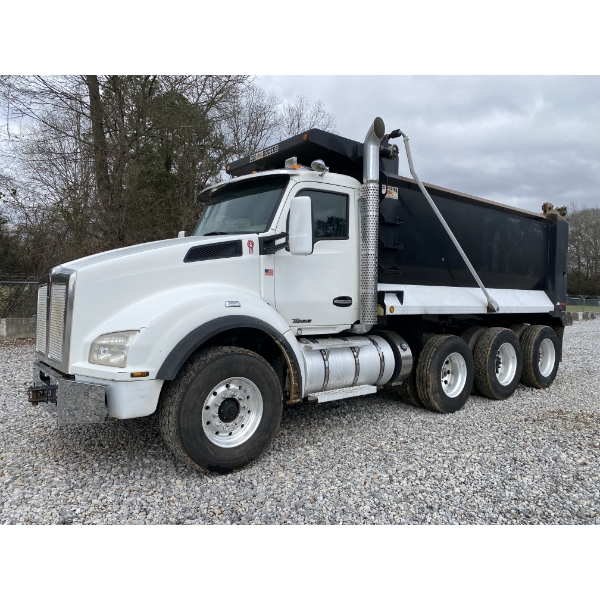 2017 KENWORTH T880 Dump Truck