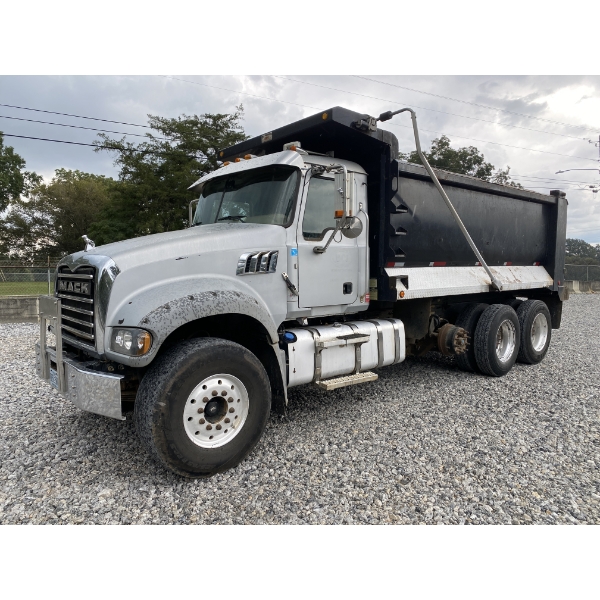 2015 MACK GU713 Dump Truck