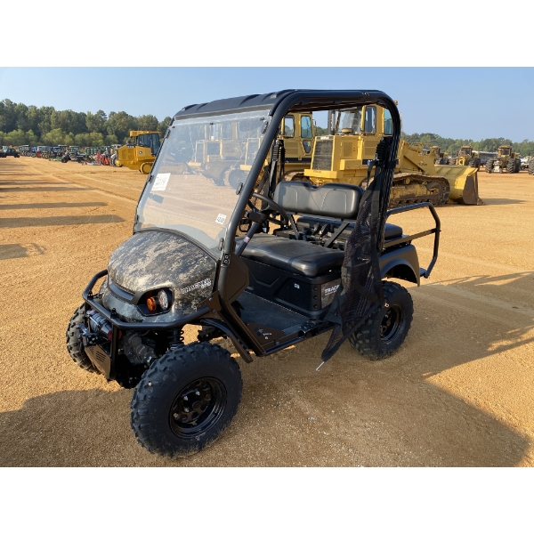 2024 TRACKER EV iS UTV