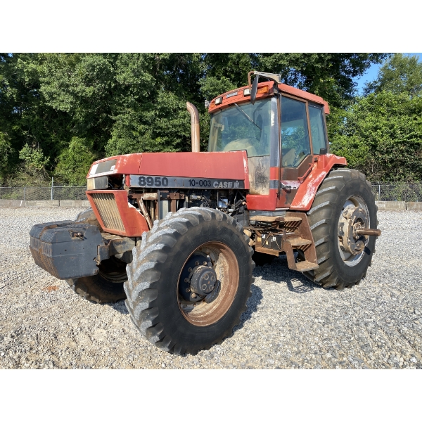 CASE IH 8950 Farm Tractor