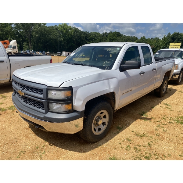 2015 CHEVROLET SILVERDO Pickup Truck