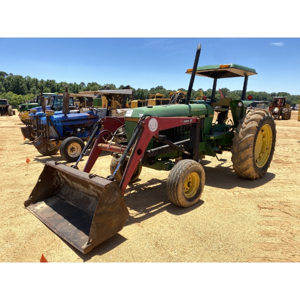 JOHN DEERE 2955 Farm Tractor