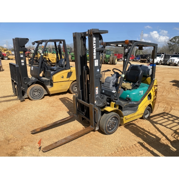 2006 KOMATSU FG25ST-16 Forklift - Mast