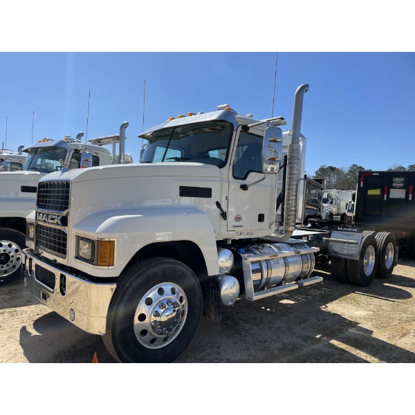 2025 MACK PI64T Day Cab Truck