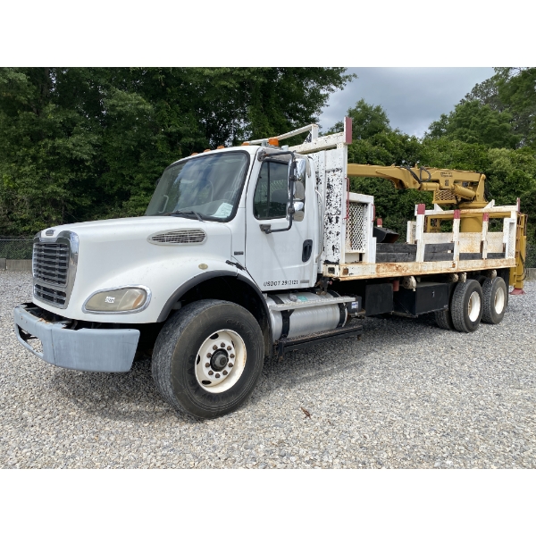 2005 FREIGHTLINER M2 Grapple Truck