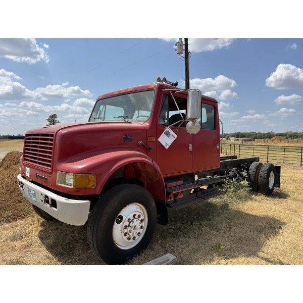 1998 INTERNATIONAL 4800 Cab and Chassis Truck