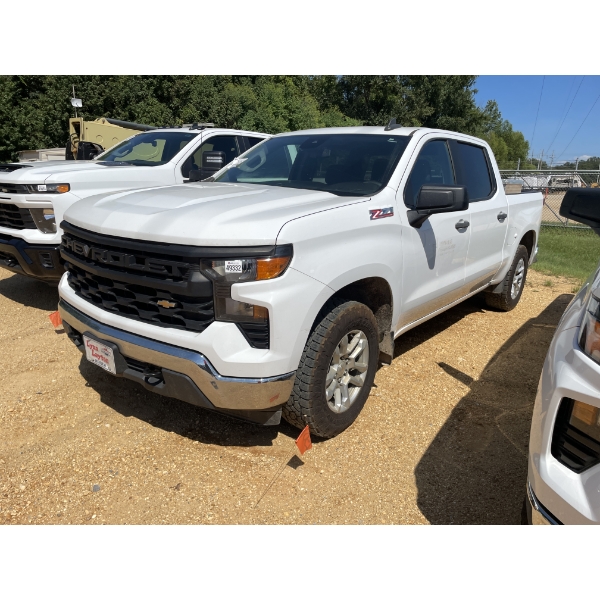 2023 CHEVROLET SILVERADO Z71 Pickup Truck