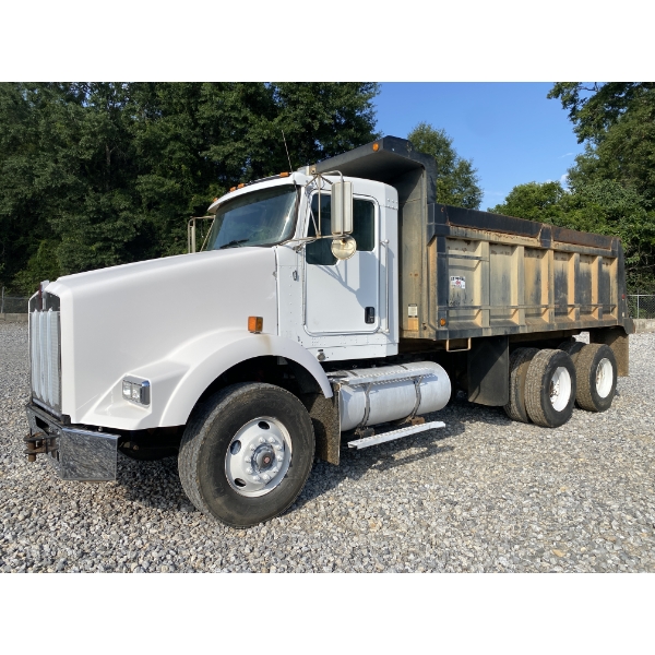 2011 KENWORTH T800 Dump Truck