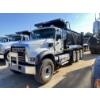 Image 1 : 2026 MACK GR64F Dump Truck