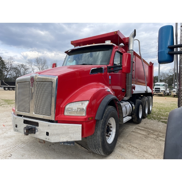 2020 KENWORTH T880 Dump Truck