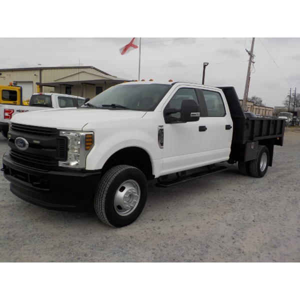 2019 FORD F350 XL Flatbed Truck