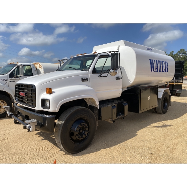 2002 GMC C7500 Water Truck