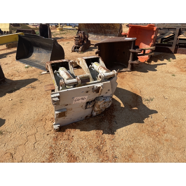 2004 CASCADE  Loader Attachments