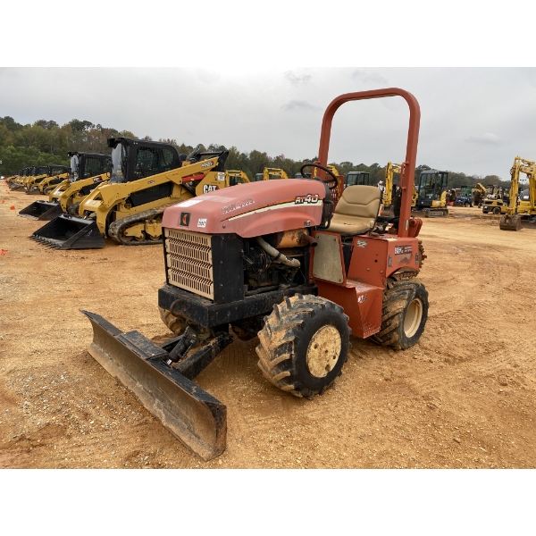 2008 DITCH WITCH RT40 Trencher
