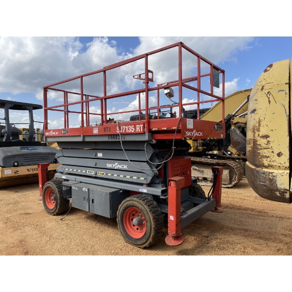 2006 SKYJACK SJ7135 RT Scissor Lift