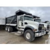 Image 4 : 2025 MACK GR64F Dump Truck