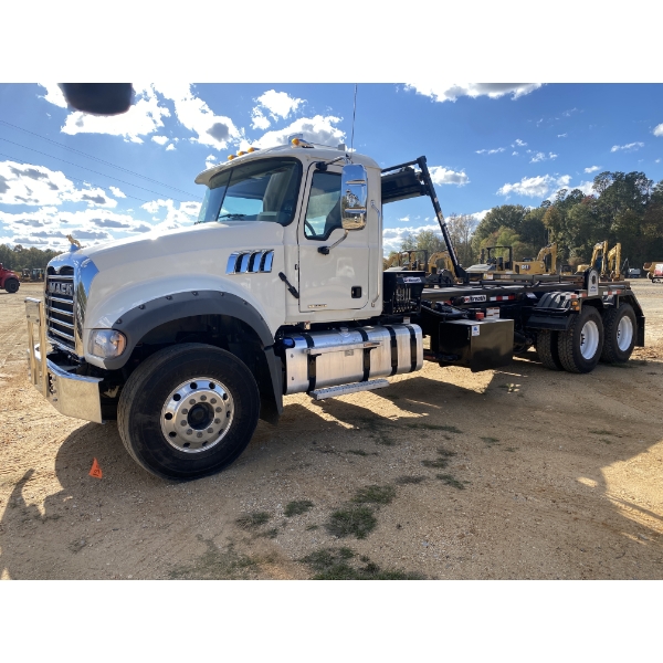 2024 MACK GR64F Roll Off Truck