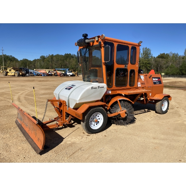 2021 BROCE RCT350 Broom