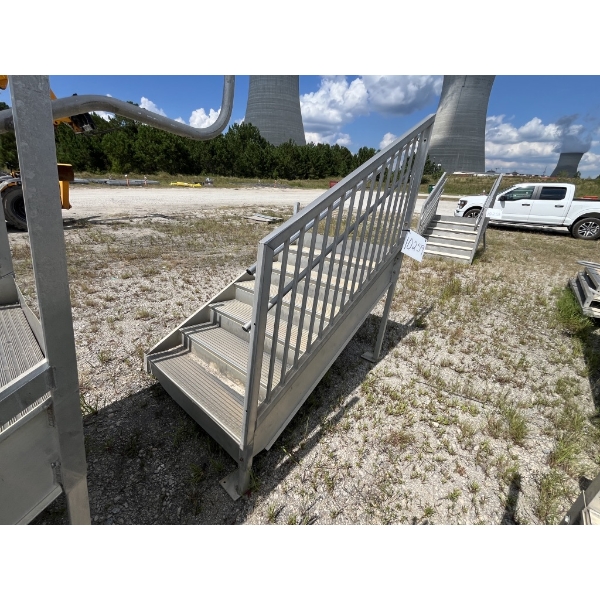 ALUMINUM STAIRS