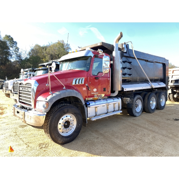 2016 MACK GU713 Dump Truck
