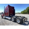 Image 2 : 2023 PETERBILT 567 Sleeper Truck