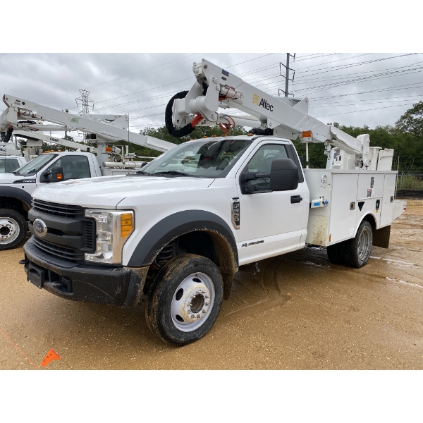 2017 FORD F550 XL Bucket Truck
