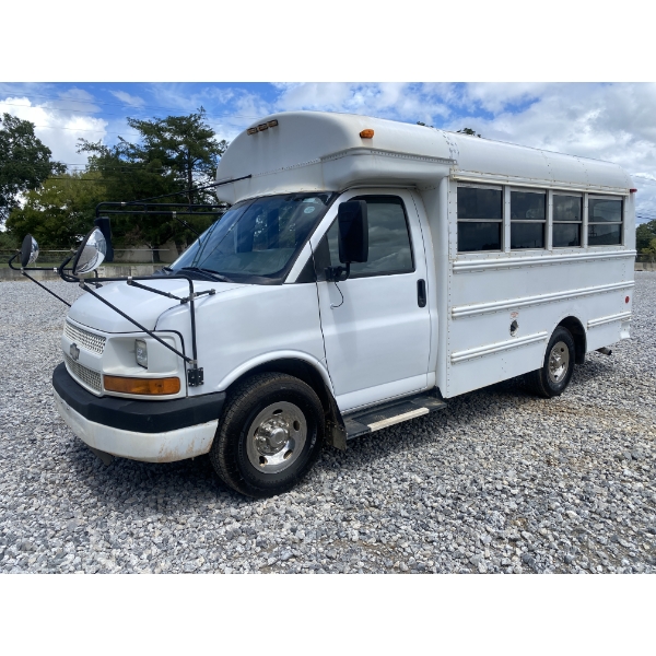 2006 CHEVROLET EXPRESS Bus