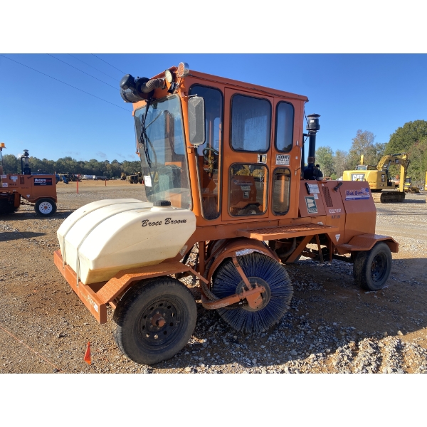 2022 BROCE RJT350 Broom