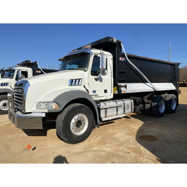 2018 MACK GU813 Dump Truck