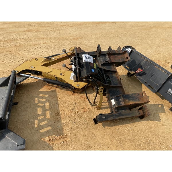2001 CAT BH30 BACKHOE ATTACHMENT