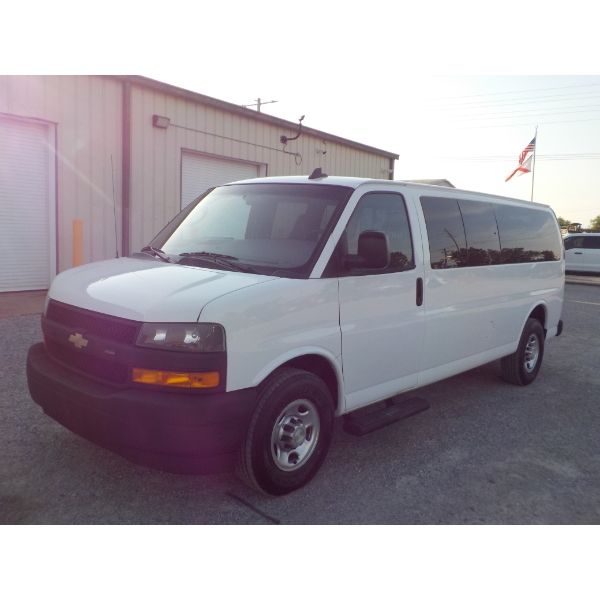 2019 CHEVROLET EXPRESS Passenger Van