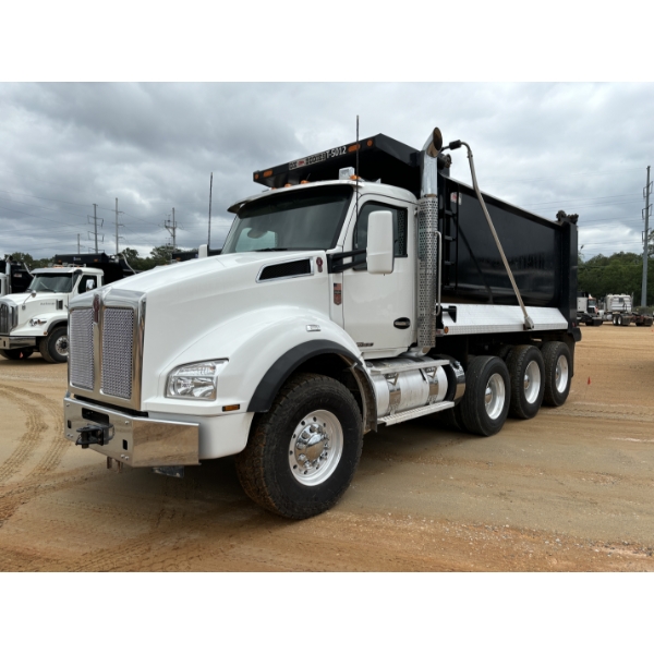 2022 KENWORTH T880 Dump Truck