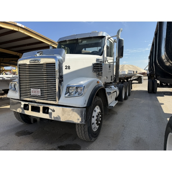 2023 FREIGHTLINER 122 SD Day Cab Truck