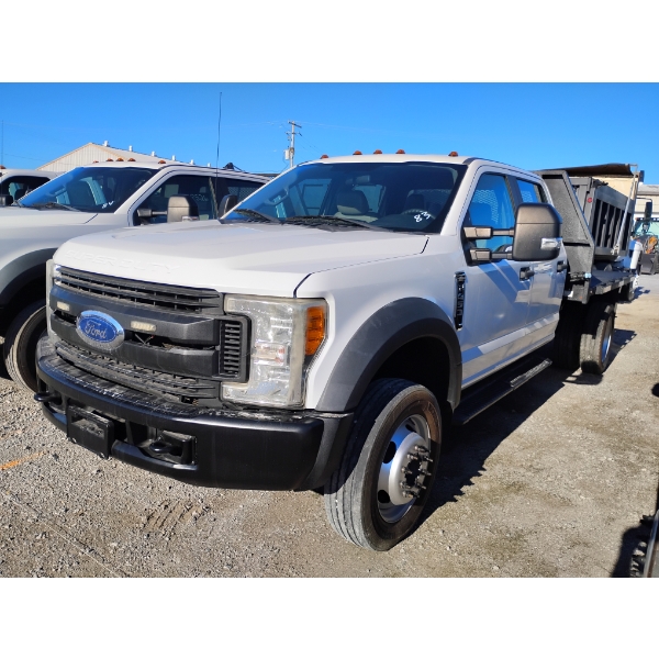 2017 FORD F450 XL Flatbed Truck