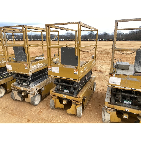 2018 SKYJACK SJIII-3219 Scissor Lift