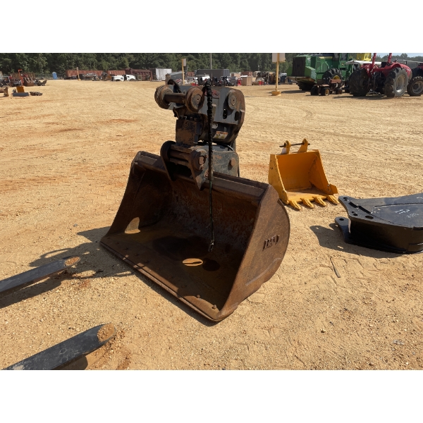 BELAC 58" SWIVEL  BUCKET