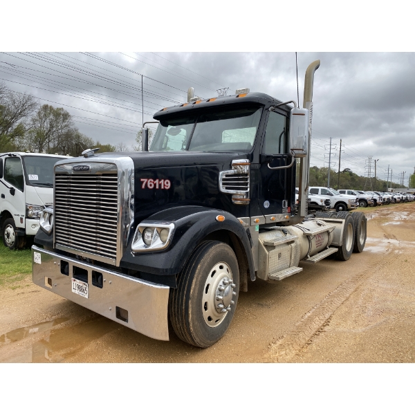 2019 FREIGHTLINER 122 SD Day Cab Truck