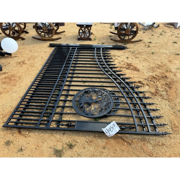 16' METAL GATE TREE SCENE