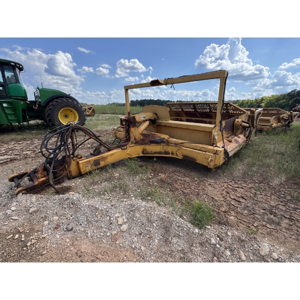 2011 JOHN DEERE 1812C Pull Scraper