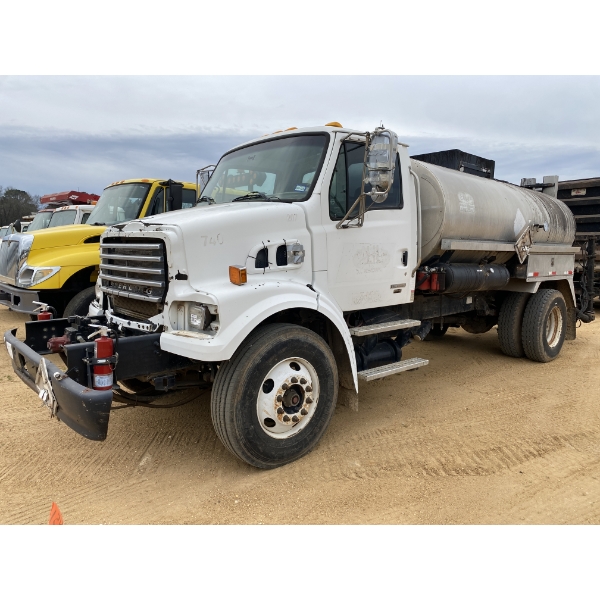 2008 STERLING L7500 Asphalt Distributor Truck