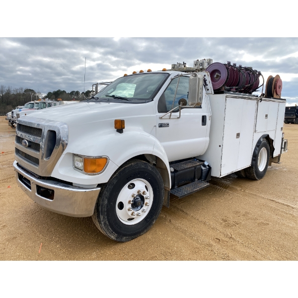 2011 FORD F650 XL Fuel / Lube Truck