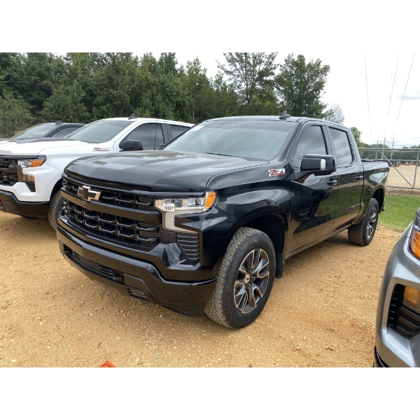 2023 CHEVROLET SILVERADO Z71 Pickup Truck