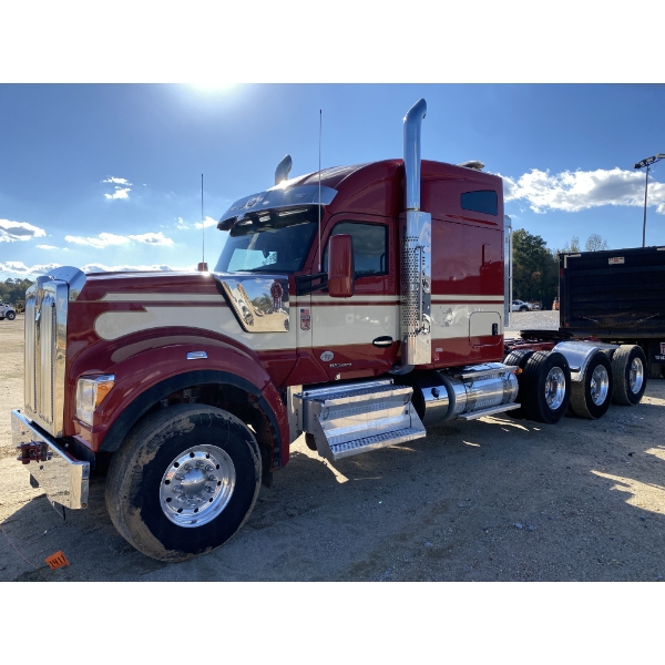 2021 KENWORTH W990 Sleeper Truck