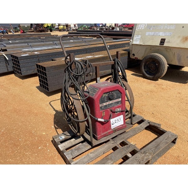 LINCOLN ELECTRIC ARC WELDER AC225