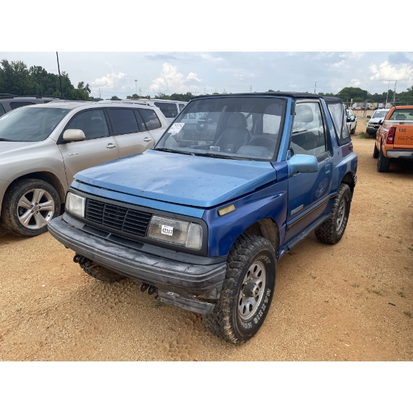 1990 GEO TRACKER SUV