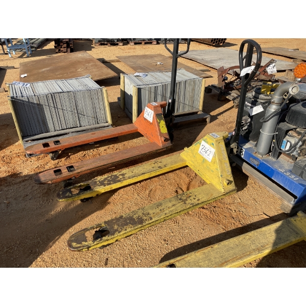 BLUE GIANT PALLET JACK