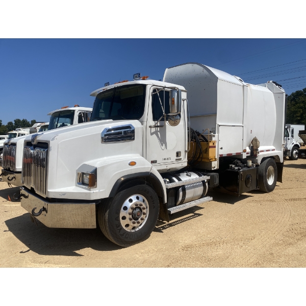 2019 WESTERN STAR 4700 SF Garbage / Sanitation Truck